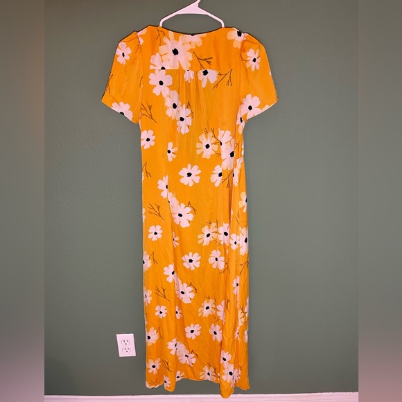 Madewell | Puff-Sleeve Wrap Midi Dress in Ikat Floral - Picture 6 of 10